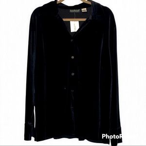NWT Harve Benard Black Velour button-up, long sleeve shirt